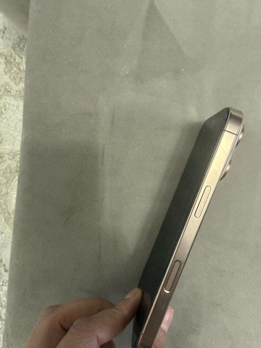 Iphone 16 pro (piese)