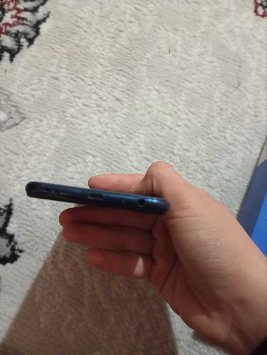 Telefon vivo y12c karobka dakument bor yangi