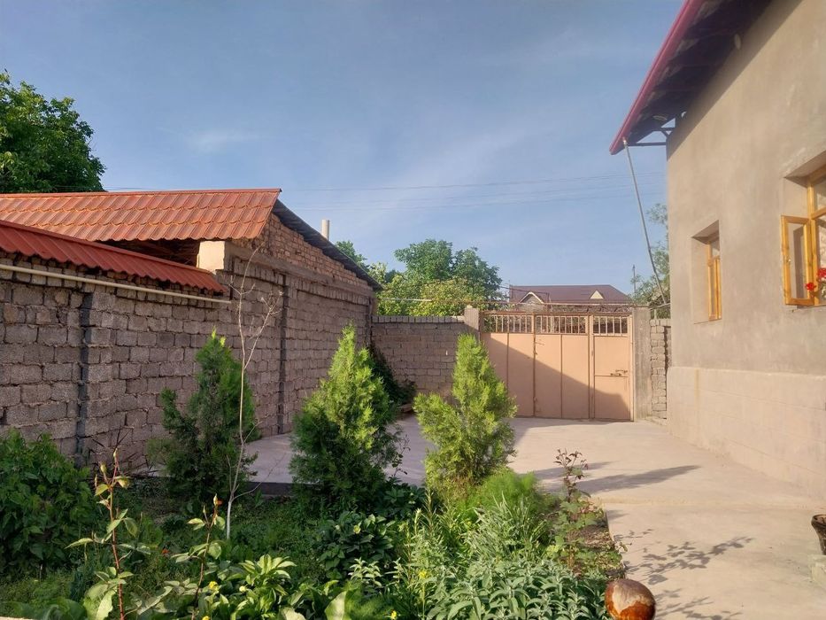 Uy sotiladi yashnabod tuzel yangi ozbekiston, yangi ayroport yonida