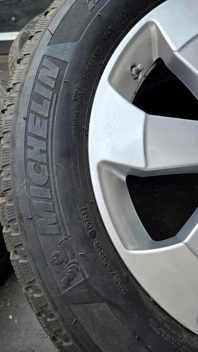 Vând set de jante auto echipate cu anvelope Michelin