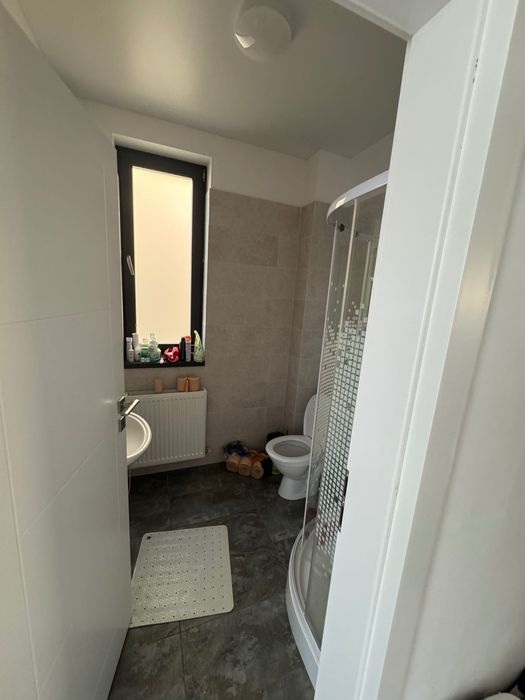 Vand casă individuala in complex Metro