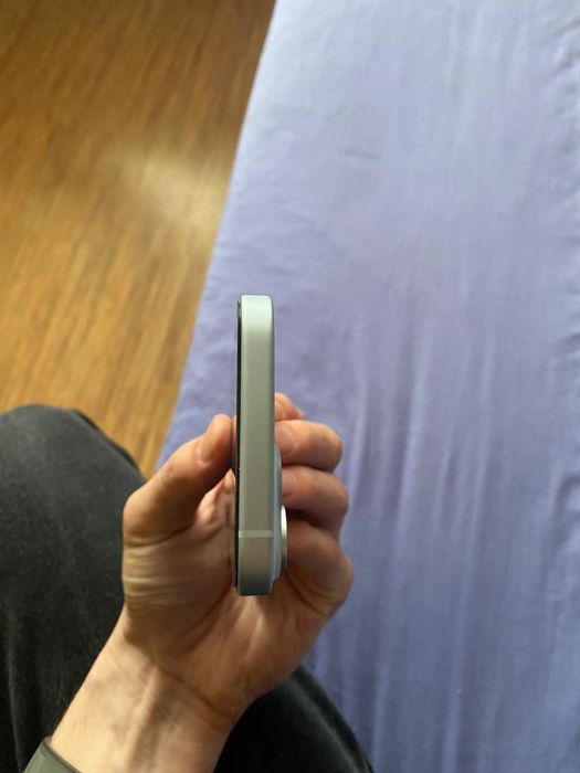 Продам Iphone 15 128GB
