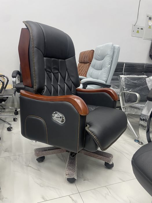 Офисное кресло для руководителя BOSS