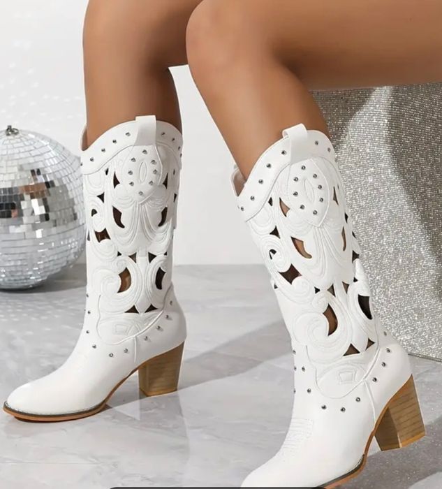 Ботуши дамски бели,летни,кожени каубойски.Дамски обувки.Маратонки