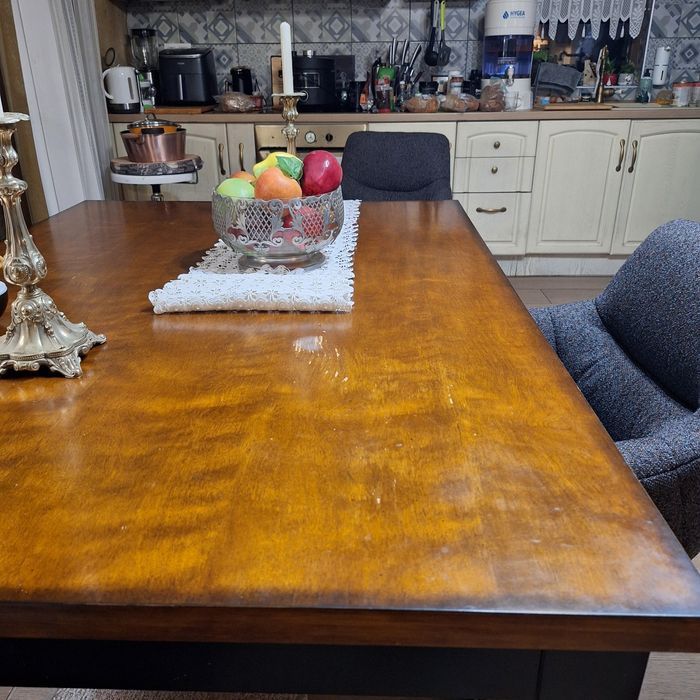 Трапезна маса с 4 стола