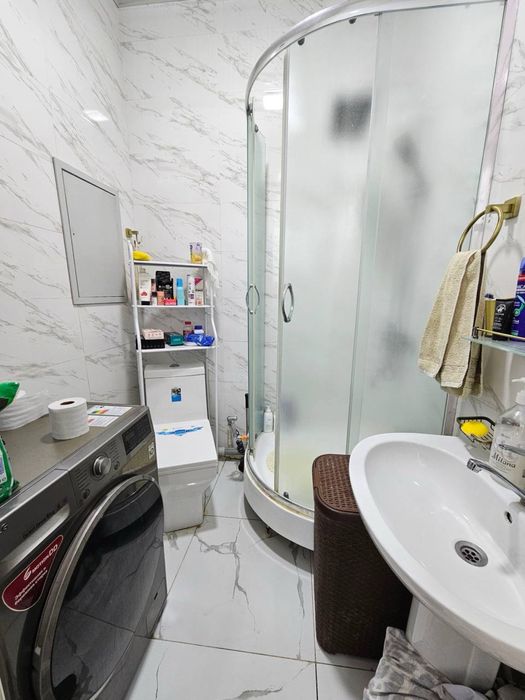 Янги Хаёт туман Янги дархонда 3 хона + террассали квартира сотилади