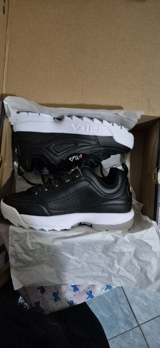 Adidasi Fila noi