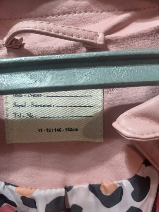 Продам  кожанку на девочку