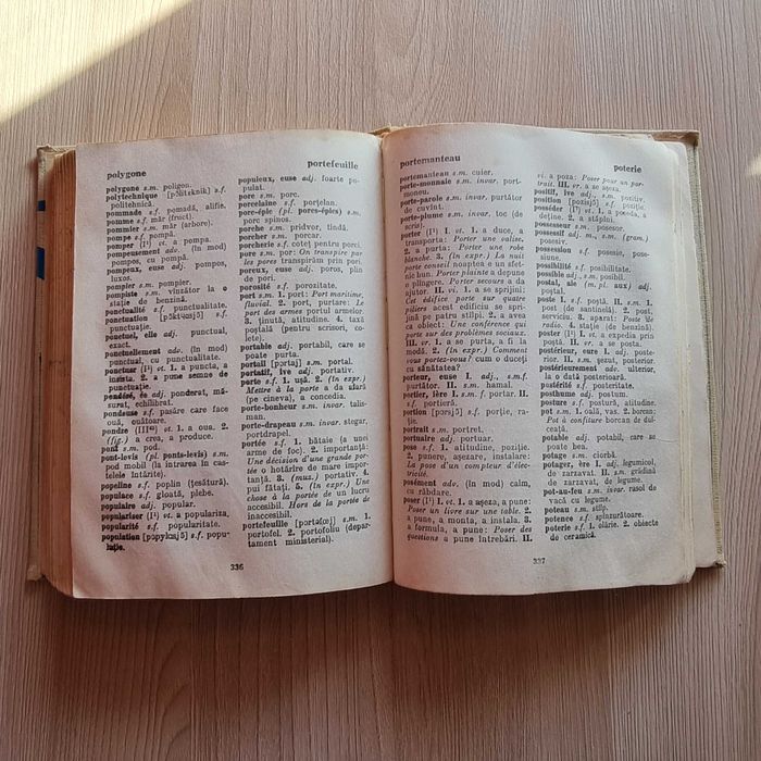 Dictionar scolar carte FRANCEZ - ROMAN de Marcel Saras