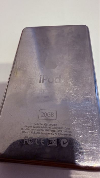 iPod classic 4th generation 20GB baterie noua!