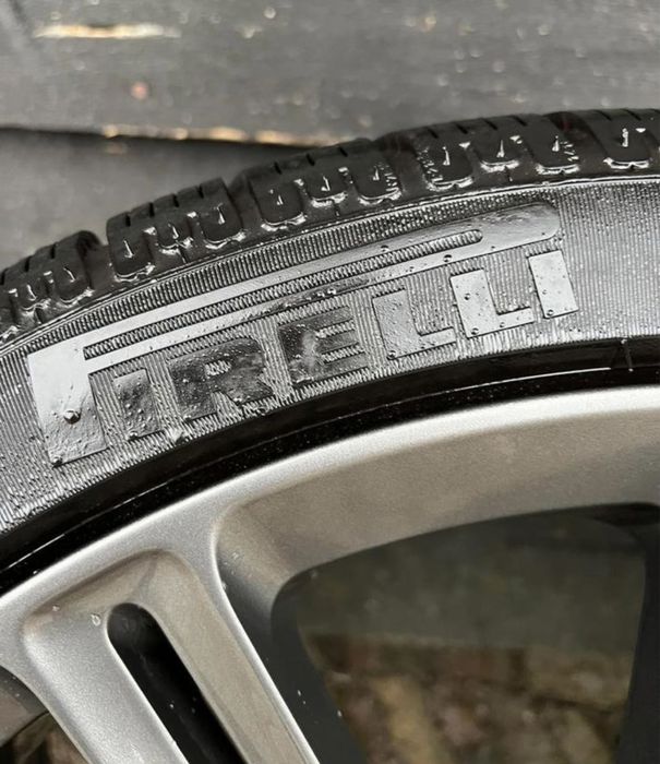 Asron martin джанти 20 цола ( Зимни гуми )