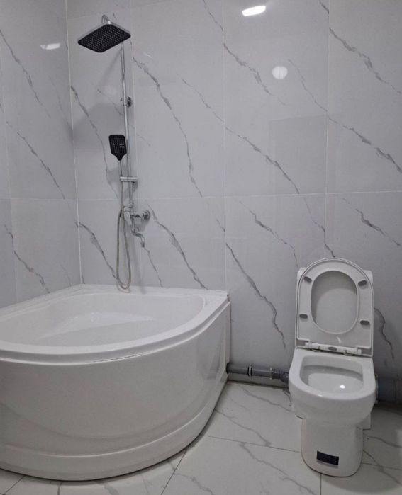 Olmazor metro vakzal oldida