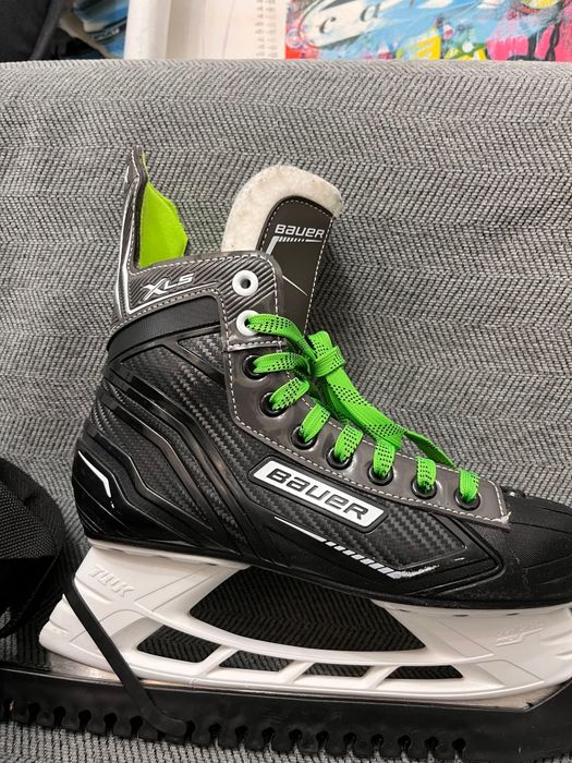 Продаём новые коньки bauer