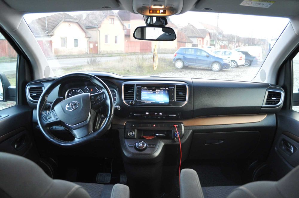 Proace Verso 2.0 Diesel (177 CP) | 8 locuri | automată | TVA inclus