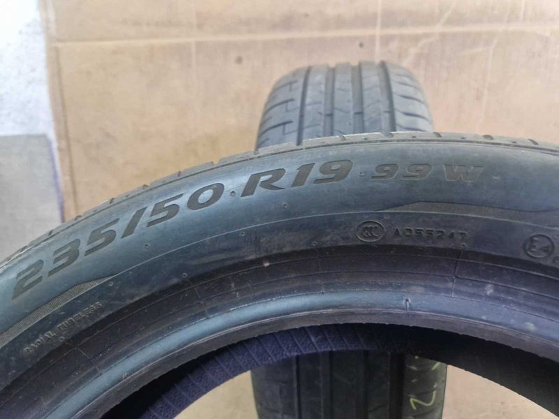 2 Pirelli R19 235/50
летни гуми
DOT0921