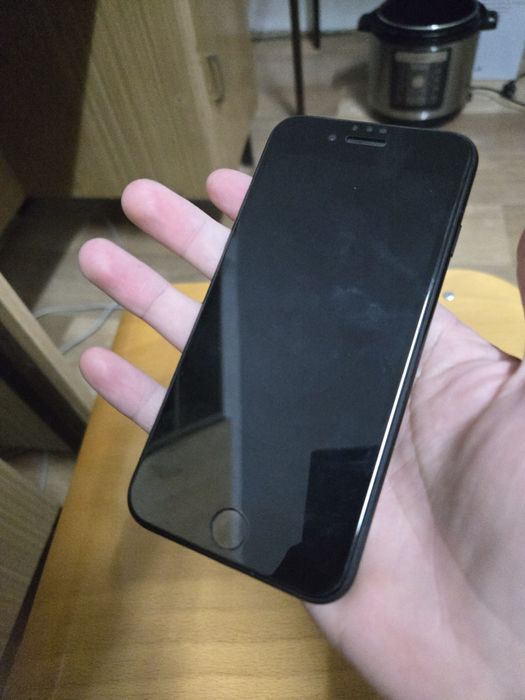 Iphone SE 2020 перфектно състояние