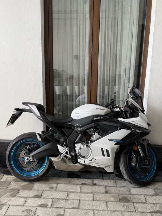 Продаю Cfmoto 675srr с маленьким пробегом