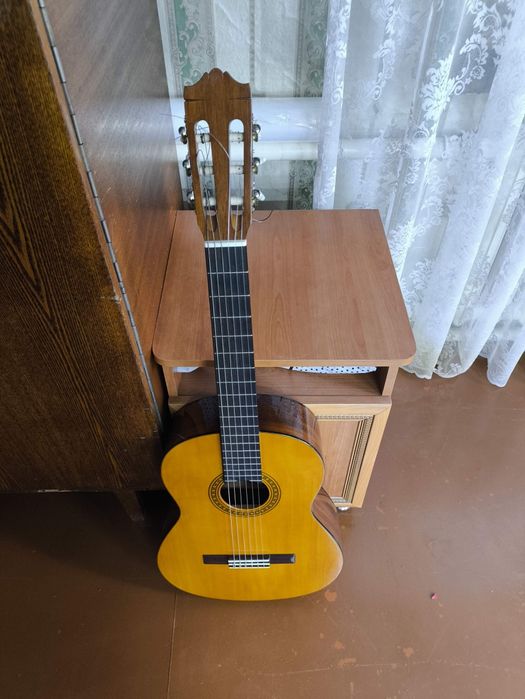 Гитара Yamaha cg-111s