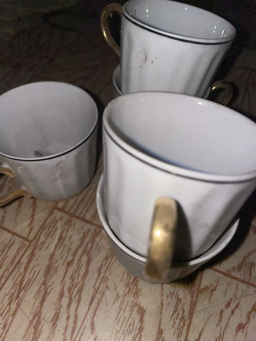 Кастрюли и посуда