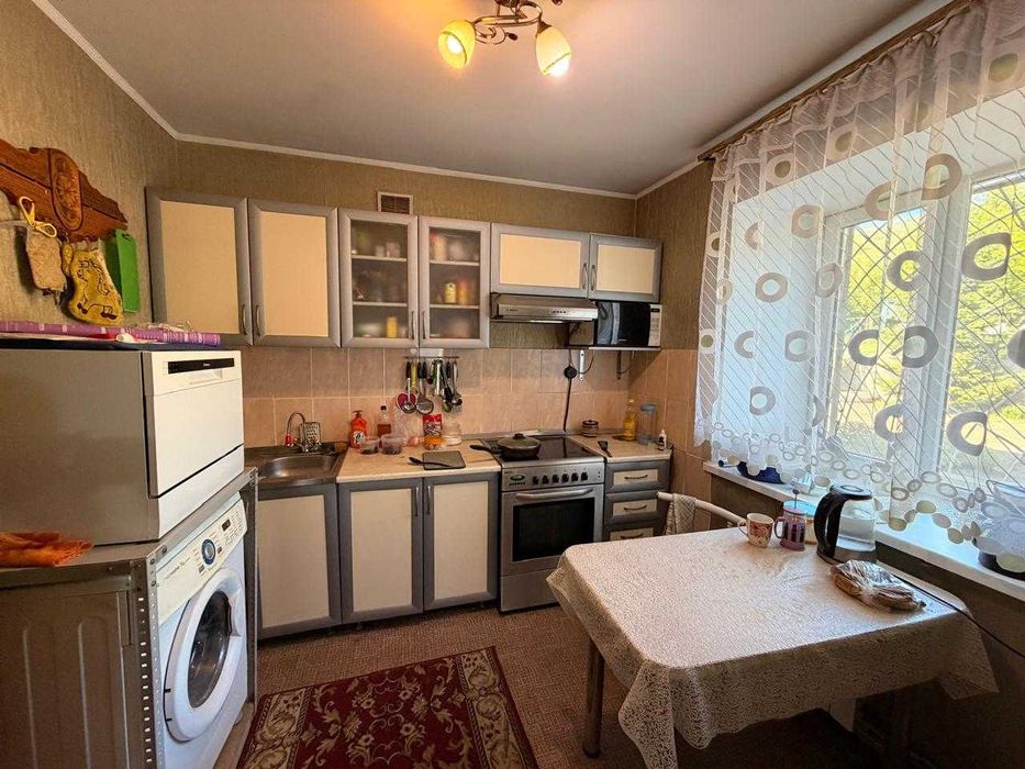 В продаже дом Малахитовая 8