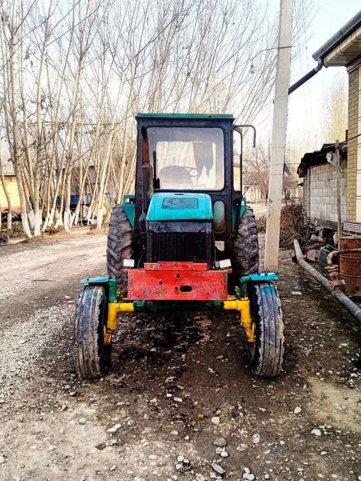 Traktor sotiladi
