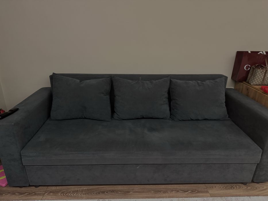 Продам диван ,комод и зеркало .