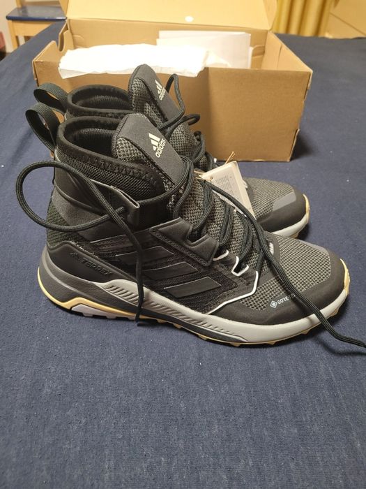 Gor tex Adidas дамски обувки
