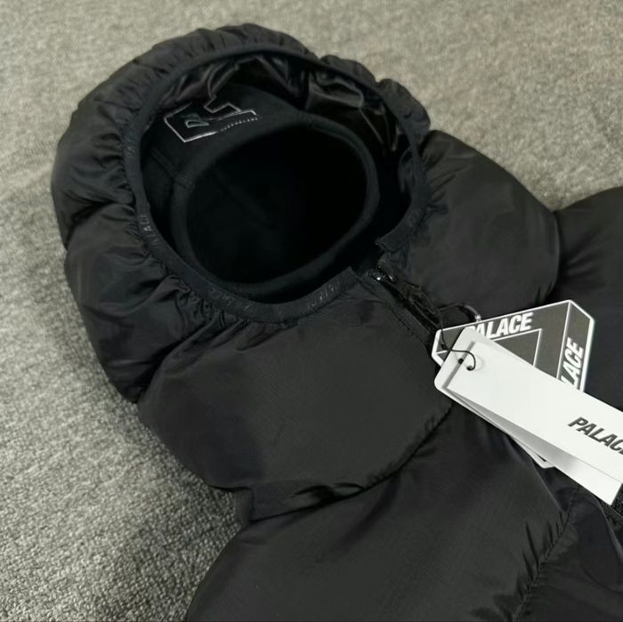 Пуховик от Palace