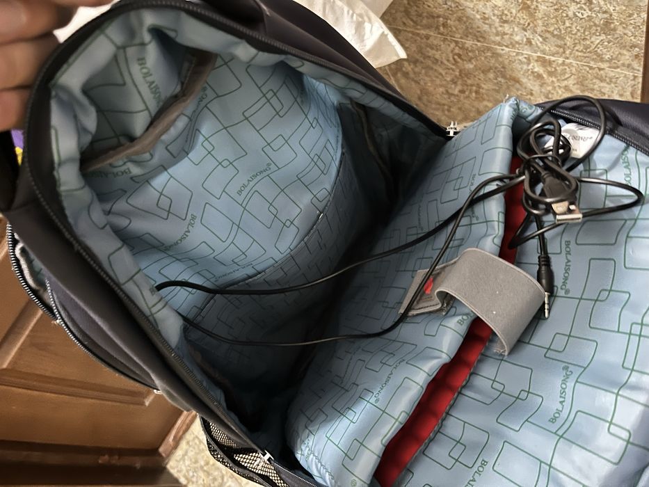 Рюкзак тёмно-синий в отличном состоянии