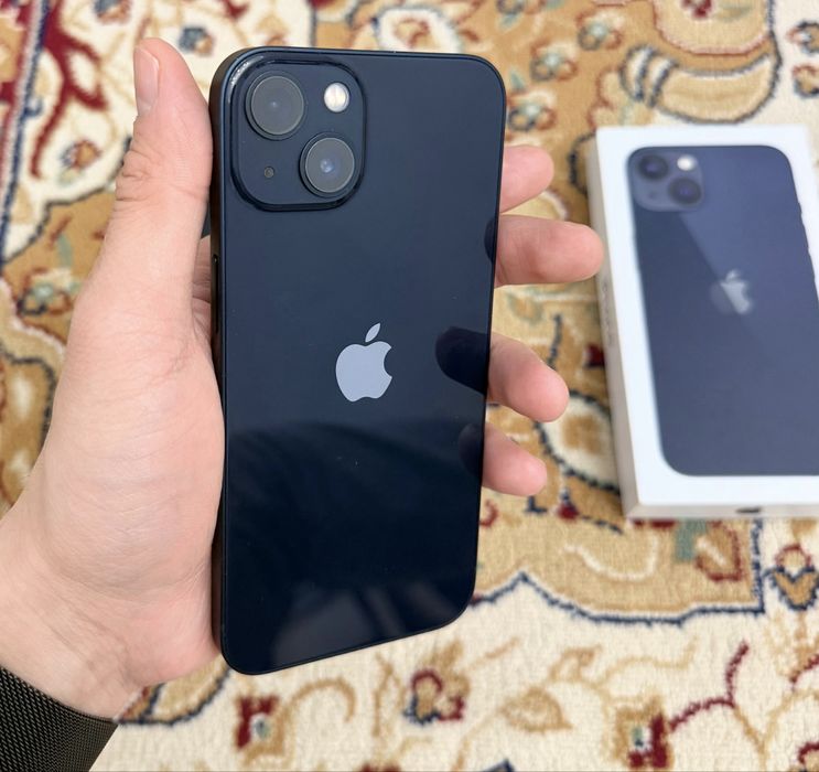 продается айфон 13, в идеальном состоянии