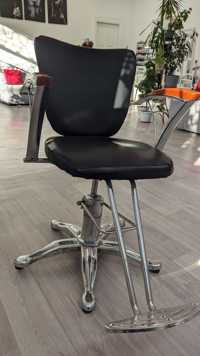 Кресло для парикмахерских