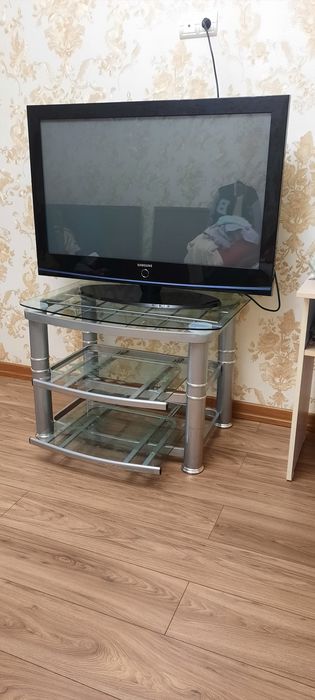 Продам тумбочку под телевизор