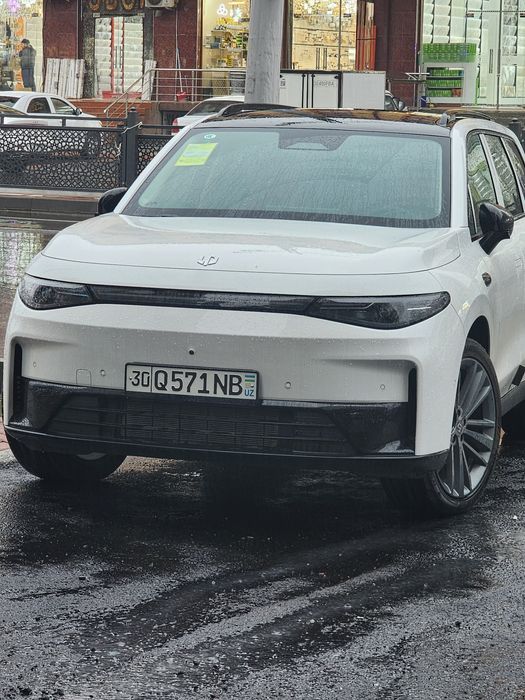 Leapmotor c16. 2dop opsiya. oq jemchuk .oranjiviy salon.moshin idiyal.