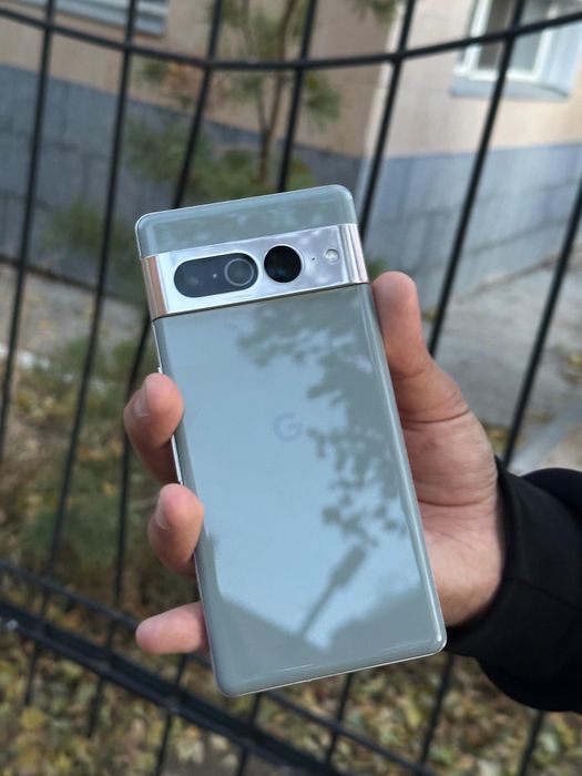 Google pixel 7 pro и iPhone 11 pro