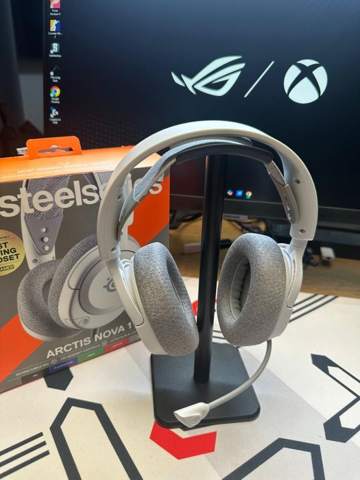 СРОЧНАЯ ПРОДАЖА steelseries arctis nova 1