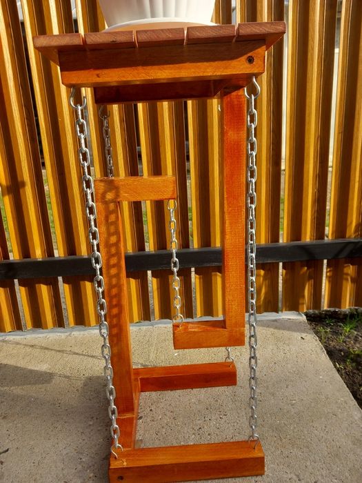 Дървена закачалка