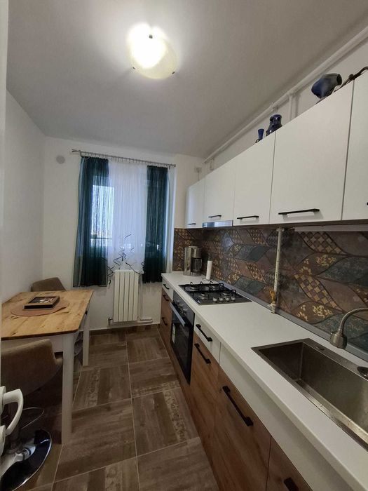 Inchiriez apartament 2 camere in zona Tomis Nord
