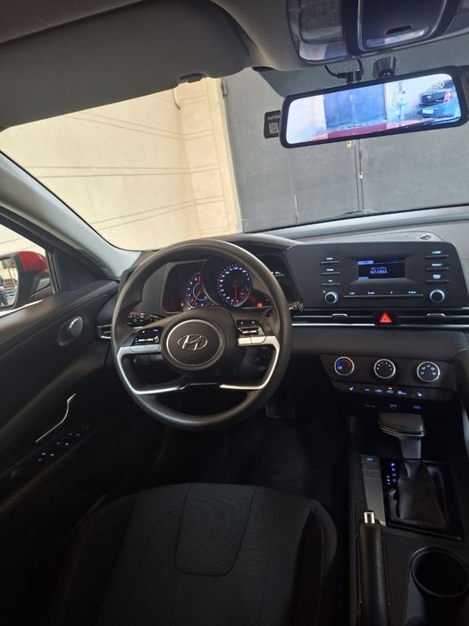 Hyundai Elantra 2021