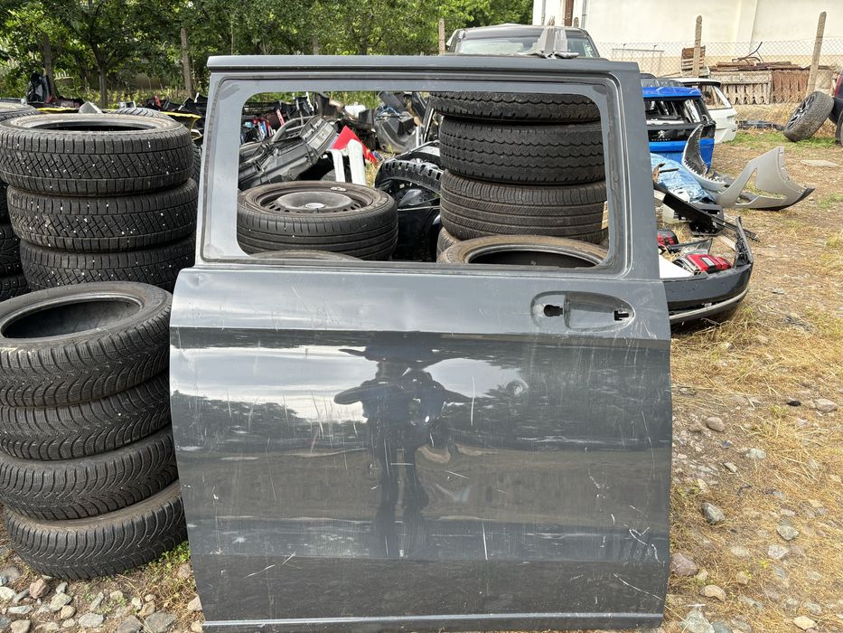 Врата Мерцедес Вито/Mercedes Vito W447