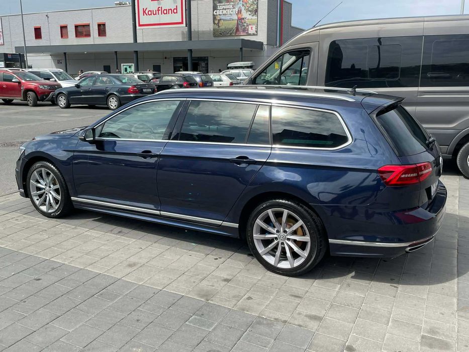 VW Passat R-line