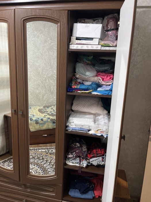 Продам шифоньер для спальной комнаты