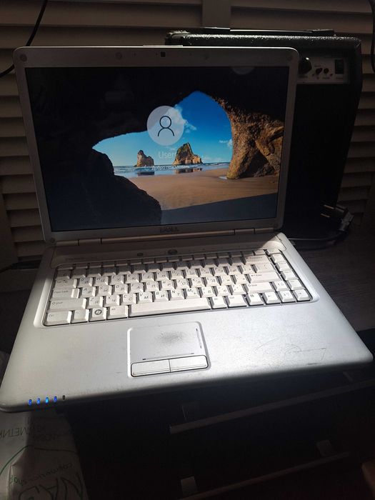 Ноутбук DELL офисный