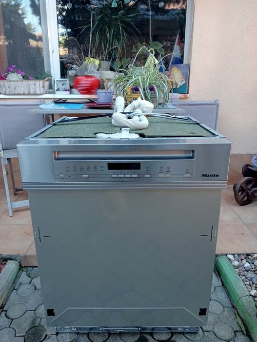 Miele G7205 SCI XXL Masina spalat vase Premium Germana Clasa AAA  Noua