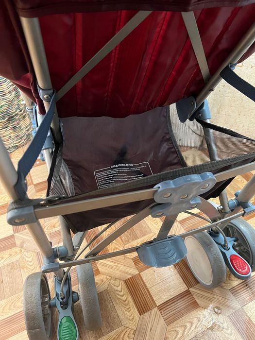 Коляска б/у цвет бордовый