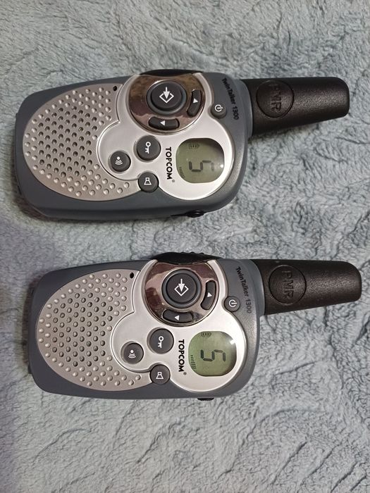 2 statii emisi receptie Walkie Talkie