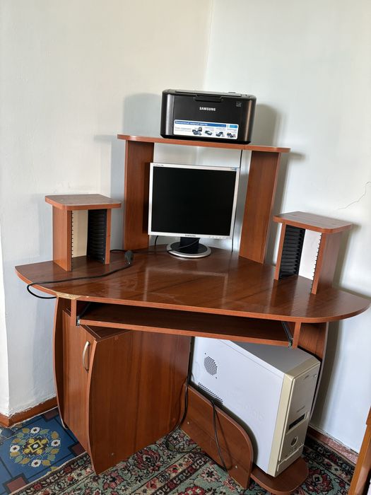 Компьютерный стол б/у