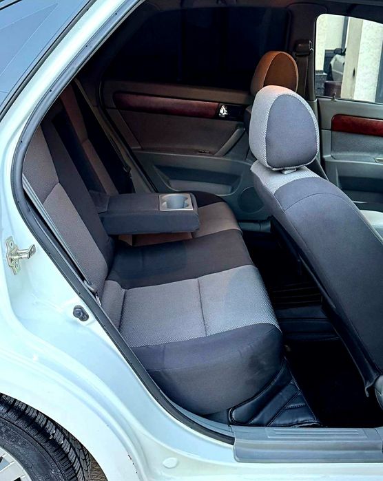 Ласетти 1,6 автомат 2013. Бензин.