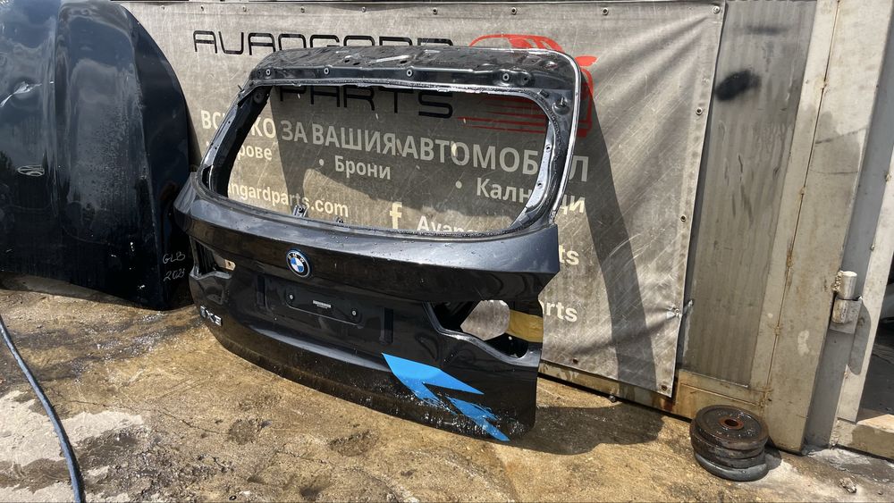 2 броя Капак/багажник BMW IX3