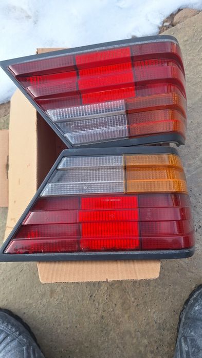 Мерседес 124 оригинал стоп фонарь