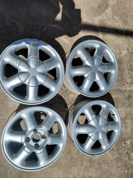 Оригинални алуминиеви джанти за Renault 15" 4×100